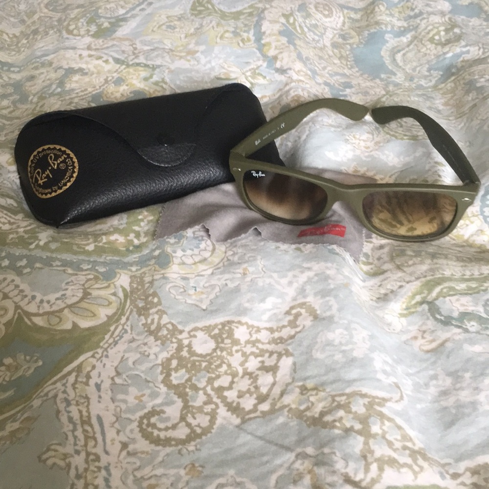 Matte olive green Rayban wayfarer